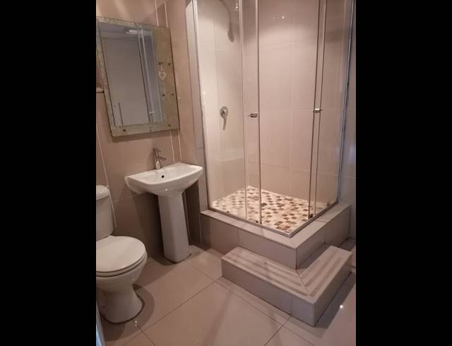 2 BEDROOM PROPERTY TO RENT IN SOMERSET PARK